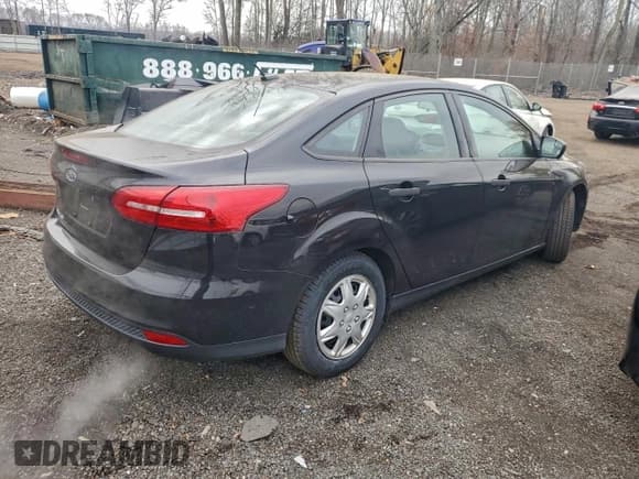 ✅ 2018 Ford Focus S • VIN: 1FADP3E24JL291746 • Lot: 92438845. Listed on Copart with 72,791 mi. Free auction sales archive from the USA and detailed vehicle history report at DreamBid. Image 3.
