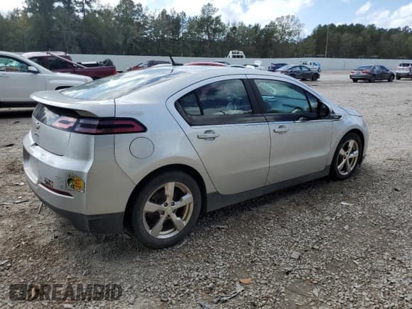 ✅ 2013 Chevrolet Volt • VIN: 1G1RD6E43DU108386 • Lot: 79103924. Wystawiony na Copart z przebiegiem 125 937 mil. Bezpłatny archiwum sprzedaży aukcyjnych z USA i szczegółowy raport historii pojazdu na DreamBid. Zdjęcie 3.