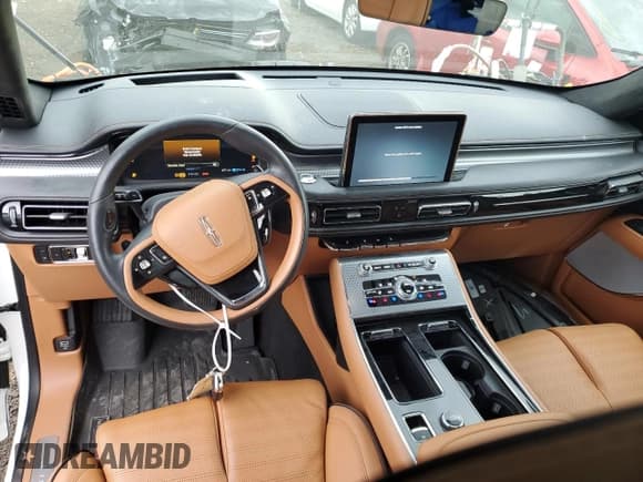 ✅ 2021 Lincoln Aviator Black Label Grand Touring • VIN: 5LMYJ9YY0MNL01545 • Lot: 70844593. Listed on Copart with 471 mi. Free auction sales archive from the USA and detailed vehicle history report at DreamBid. Image 8.