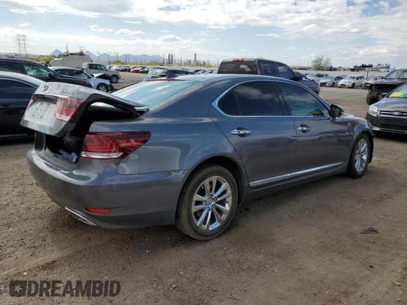 ✅ 2016 Lexus LS 460 • VIN: JTHBL5EFXG5140241 • Лот: 56105015. Опубликован ранее на Copart с пробегом 73 375 миль. Бесплатный доступ к архиву аукционных продаж из США и подробный отчёт об истории автомобиля на DreamBid. Изображение 3.