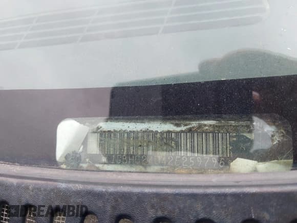 ✅ 2002 Chevrolet Silverado 2500HD • VIN: 1GBHC24U42E259796 • Lot: 43635594. Wystawiony na IAAI z przebiegiem 177 144 mil. Bezpłatny archiwum sprzedaży aukcyjnych z USA i szczegółowy raport historii pojazdu na DreamBid. Zdjęcie 9.