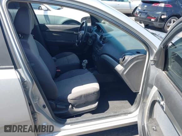 ✅ 2009 Chevrolet Aveo 1LT • VIN: KL1TD66E29B620770 • Lot: 42061930. Wystawiony na IAAI z przebiegiem 122 087 mil. Bezpłatny archiwum sprzedaży aukcyjnych z USA i szczegółowy raport historii pojazdu na DreamBid. Zdjęcie 5.