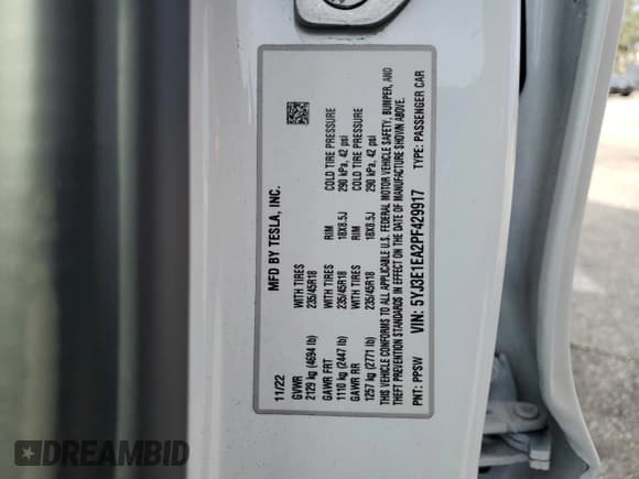 ✅ 2023 Tesla Model 3 • VIN: 5YJ3E1EA2PF429917 • Lot: 49080985. Wystawiony na Copart z przebiegiem 21 400 mil. Bezpłatny archiwum sprzedaży aukcyjnych z USA i szczegółowy raport historii pojazdu na DreamBid. Zdjęcie 15.