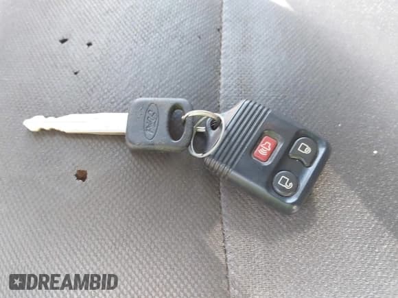 ✅ 2013 Ford Econoline Cargo Commercial • VIN: 1FTNE2EW0DDA97022 • Lot: 43526979. Listed on IAAI with 330,065 mi. Free auction sales archive from the USA and detailed vehicle history report at DreamBid. Image 11.