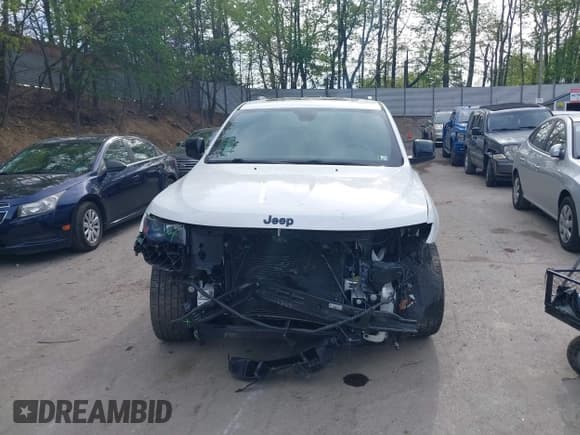 ✅ 2019 Jeep Grand Cherokee Upland • VIN: 1C4RJFAG8KC541396 • Lot: 42217719. Listed on IAAI with 72,466 mi. Free auction sales archive from the USA and detailed vehicle history report at DreamBid. Image 13.
