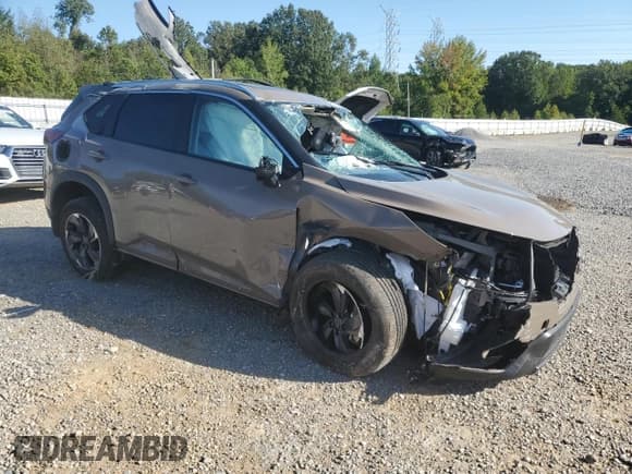 ✅ 2024 Nissan Rogue SV • VIN: 5N1BT3BA6RC732373 • Лот: 85503055. Опубликован ранее на Copart с пробегом 25 804 миль. Бесплатный доступ к архиву аукционных продаж из США и подробный отчёт об истории автомобиля на DreamBid. Изображение 4.