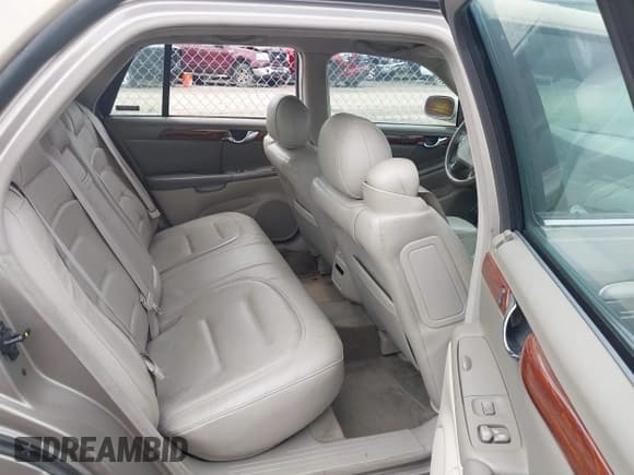 ✅ 2000 Cadillac DeVille • VIN: 1G6KD54YXYU273996 • Lot: 42509992. Wystawiony na IAAI z przebiegiem 107 105 mil. Bezpłatny archiwum sprzedaży aukcyjnych z USA i szczegółowy raport historii pojazdu na DreamBid. Zdjęcie 8.