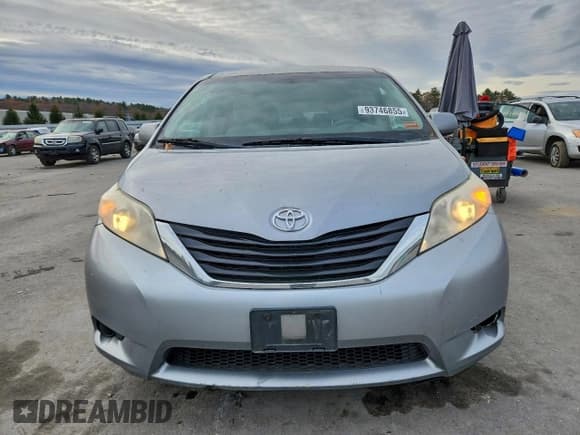 ✅ 2011 Toyota Sienna LE • VIN: 5TDKK3DC0BS142017 • Лот: 93746855. Опубликован ранее на Copart с пробегом 251 738 миль. Бесплатный доступ к архиву аукционных продаж из США и подробный отчёт об истории автомобиля на DreamBid. Изображение 5.