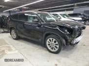 ✅ 2021 Toyota Highlander Hybrid Limited • VIN: 5TDXBRCH3MS017585 • Лот: 82331435. Опубликован ранее на Copart с пробегом 56 714 миль. Бесплатный доступ к архиву аукционных продаж из США и подробный отчёт об истории автомобиля на DreamBid. Изображение 4.