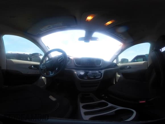 ✅ 2020 Chrysler Voyager L • VIN: 2C4RC1AG4LR102783 • Lot: 42133616. Listed on IAAI with 51,932 mi. Free auction sales archive from the USA and detailed vehicle history report at DreamBid. Image 18.