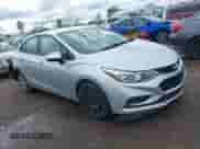 2017 Chevrolet Cruze LS с VIN 1G1BB5SM0H7135331, выставлен на аукционе IAAI как лот 42171304 с пробегом 148 134 миль миль и . История ставок и продаж доступна на DreamBid. Изображение 1.