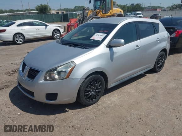 ✅ 2010 Pontiac Vibe 1SB • VIN: 5Y2SP6E09AZ404735 • Lot: 42943066. Listed on IAAI with 277,389 mi. Free auction sales archive from the USA and detailed vehicle history report at DreamBid. Image 2.