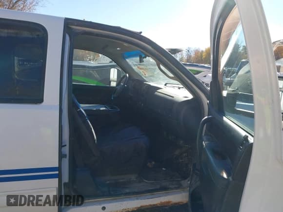 ✅ 2011 Chevrolet Silverado 2500HD LT • VIN: 1GC2CXCG3BZ439113 • Lot: 43615315. Listed on IAAI with 306,447 mi. Free auction sales archive from the USA and detailed vehicle history report at DreamBid. Image 5.