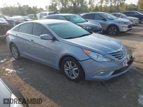 ✅ 2013 Hyundai Sonata GLS • VIN: 5NPEB4AC0DH774189 • Лот: 43258779. Опубликован ранее на IAAI с пробегом 112 692 миль. Бесплатный доступ к архиву аукционных продаж из США и подробный отчёт об истории автомобиля на DreamBid. Изображение 1.