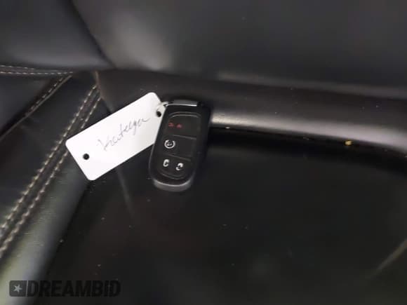 ✅ 2016 Jeep Cherokee Limited • VIN: 1C4PJMDB9GW344884 • Lot: 41348741. Wystawiony na IAAI z przebiegiem 130 835 mil. Bezpłatny archiwum sprzedaży aukcyjnych z USA i szczegółowy raport historii pojazdu na DreamBid. Zdjęcie 11.