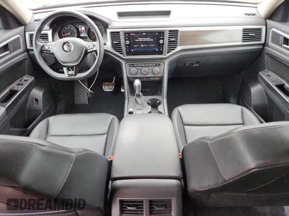 ✅ 2019 Volkswagen Atlas SE • VIN: 1V2XR2CA8KC560515 • Lot: 84467795. Wystawiony na Copart z przebiegiem 184 577 mil. Bezpłatny archiwum sprzedaży aukcyjnych z USA i szczegółowy raport historii pojazdu na DreamBid. Zdjęcie 8.