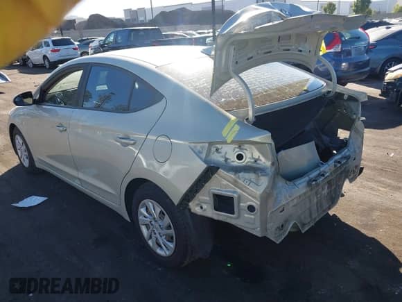 2017 Hyundai Elantra SE z VIN KMHD74LF6HU303949, wystawiony jako IAAI lot #43544532 z przebiegiem 167 070 mil mil oraz . Historia ofert i sprzedaży dostępna na DreamBid. Obrazek 3.