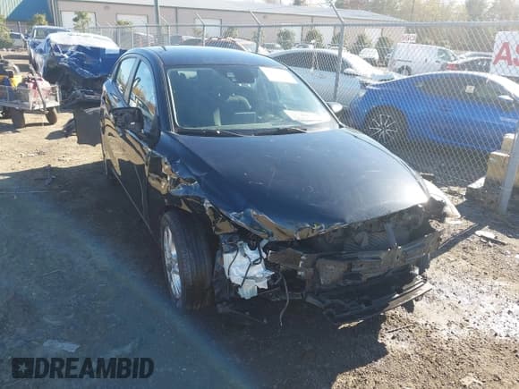 ✅ 2016 Scion iA • VIN: 3MYDLBZV8GY133061 • Lot: 43682172. Wystawiony na IAAI z przebiegiem 110 906 mil. Bezpłatny archiwum sprzedaży aukcyjnych z USA i szczegółowy raport historii pojazdu na DreamBid. Zdjęcie 6.