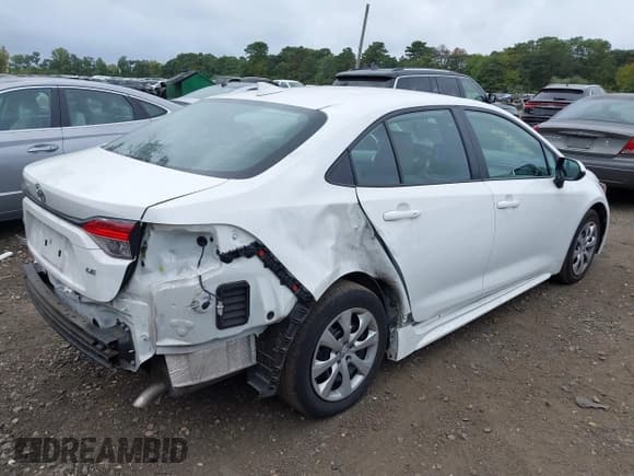 ✅ 2024 Toyota Corolla LE • VIN: 5YFB4MDE4RP091772 • Lot: 43266243. Wystawiony na IAAI z przebiegiem 49 010 mil. Bezpłatny archiwum sprzedaży aukcyjnych z USA i szczegółowy raport historii pojazdu na DreamBid. Zdjęcie 4.