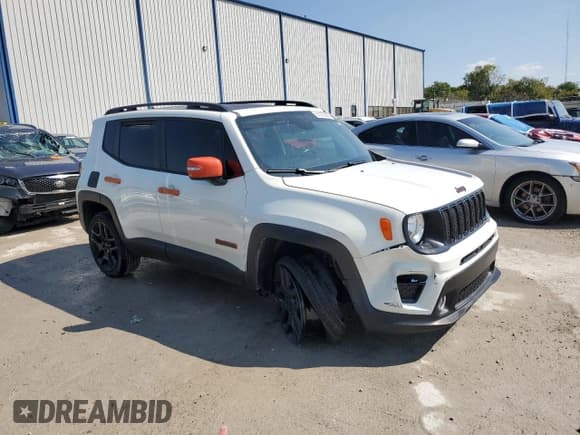 ✅ 2020 Jeep Renegade Latitude • VIN: ZACNJBBB8LPL80522 • Lot: 81273065. Listed on Copart with 45,942 mi. Free auction sales archive from the USA and detailed vehicle history report at DreamBid. Image 4.