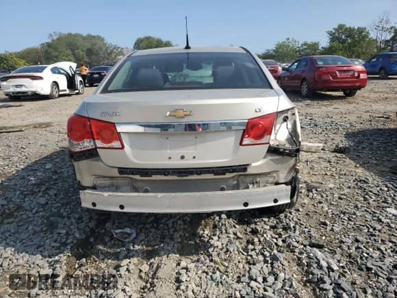 2014 Chevrolet Cruze 1LT z VIN 1G1PC5SB3E7201819, wystawiony jako Copart lot #81291755 z przebiegiem 124 943 mil mil oraz Szkoda całkowita • Salvage title. Historia ofert i sprzedaży dostępna na DreamBid. Obrazek 6.