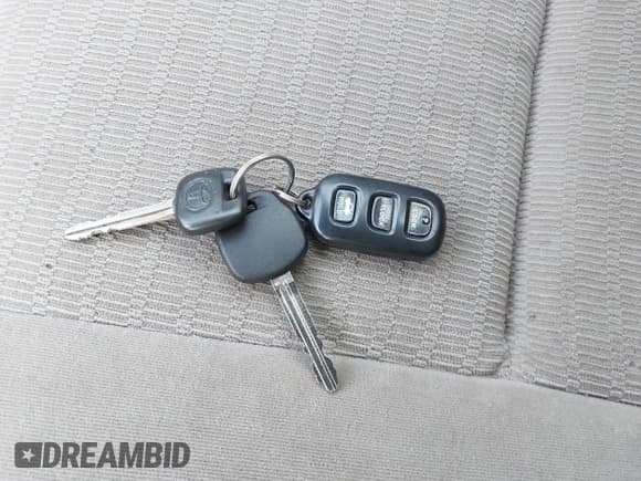 ✅ 2005 Toyota Camry LE • VIN: 4T1BE32K65U416639 • Лот: 43681631. Опубликован ранее на IAAI с пробегом 178 152 миль. Бесплатный доступ к архиву аукционных продаж из США и подробный отчёт об истории автомобиля на DreamBid. Изображение 11.