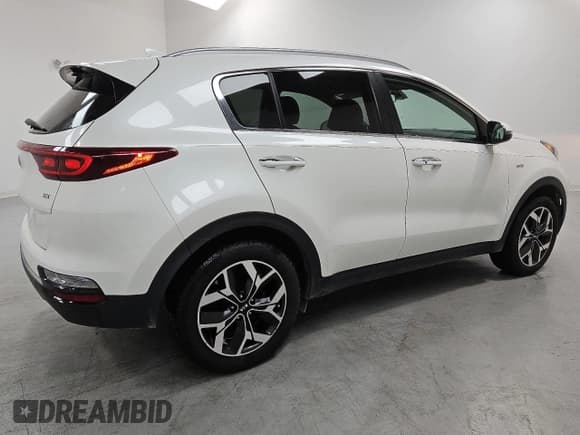✅ 2020 Kia Sportage EX • VIN: KNDPNCAC2L7763336 • Lot: 90493015. Wystawiony na Copart z przebiegiem 94 161 mil. Bezpłatny archiwum sprzedaży aukcyjnych z USA i szczegółowy raport historii pojazdu na DreamBid. Zdjęcie 3.