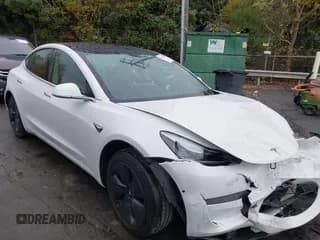 ✅ 2020 Tesla Model 3 Standard Range Plus • VIN: 5YJ3E1EA8LF660377 • Lot: 43582112. Wystawiony na IAAI z przebiegiem 37 420 mil. Bezpłatny archiwum sprzedaży aukcyjnych z USA i szczegółowy raport historii pojazdu na DreamBid. Zdjęcie 1.