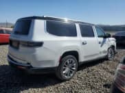 ✅ 2023 Jeep Grand Wagoneer Series II • VIN: 1C4SJSFPXPS574223 • Lot: 52938135. Wystawiony na Copart z przebiegiem 15 237 mil. Bezpłatny archiwum sprzedaży aukcyjnych z USA i szczegółowy raport historii pojazdu na DreamBid. Zdjęcie 3.