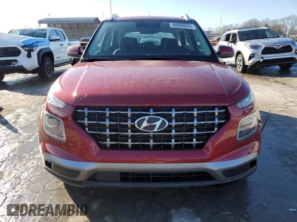 ✅ 2023 Hyundai Venue SEL • VIN: KMHRC8A38PU273627 • Lot: 88896845. Listed on Copart with 10,462 mi. Free auction sales archive from the USA and detailed vehicle history report at DreamBid. Image 5.