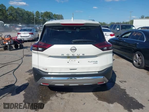 ✅ 2023 Nissan Rogue Platinum • VIN: JN8BT3DD9PW303238 • Lot: 43168253. Wystawiony na IAAI z przebiegiem 7 689 mil. Bezpłatny archiwum sprzedaży aukcyjnych z USA i szczegółowy raport historii pojazdu na DreamBid. Zdjęcie 16.