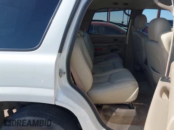 ✅ 2005 GMC Yukon SLT • VIN: 1GKEC13TX5R276234 • Lot: 42127846. Wystawiony na IAAI z przebiegiem 210 802 mil. Bezpłatny archiwum sprzedaży aukcyjnych z USA i szczegółowy raport historii pojazdu na DreamBid. Zdjęcie 8.