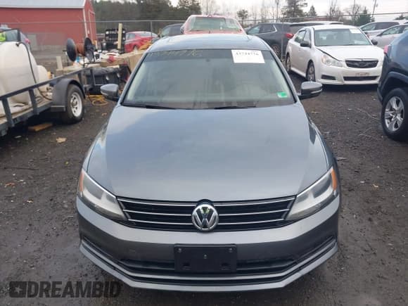 ✅ 2015 Volkswagen Jetta SE • VIN: 3VWD17AJ8FM306963 • Lot: 43744776. Wystawiony na IAAI z przebiegiem 59 710 mil. Bezpłatny archiwum sprzedaży aukcyjnych z USA i szczegółowy raport historii pojazdu na DreamBid. Zdjęcie 12.