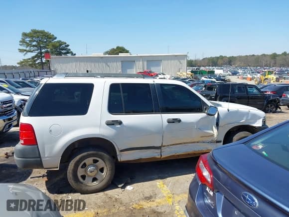 ✅ 2005 Ford Explorer XLS • VIN: 1FMZU62K15UA65982 • Lot: 41782001. Wystawiony na IAAI z przebiegiem 234 937 mil. Bezpłatny archiwum sprzedaży aukcyjnych z USA i szczegółowy raport historii pojazdu na DreamBid. Zdjęcie 13.