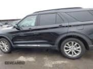 ✅ 2021 Ford Explorer XLT • VIN: 1FMSK8DH9MGA41477 • Lot: 41609763. Wystawiony na IAAI z przebiegiem 72 859 mil. Bezpłatny archiwum sprzedaży aukcyjnych z USA i szczegółowy raport historii pojazdu na DreamBid. Zdjęcie 15.
