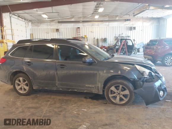 ✅ 2014 Subaru Outback Limited • VIN: 4S4BRCLC2E3315339 • Lot: 43469344. Wystawiony na IAAI z przebiegiem 195 913 mil. Bezpłatny archiwum sprzedaży aukcyjnych z USA i szczegółowy raport historii pojazdu na DreamBid. Zdjęcie 13.