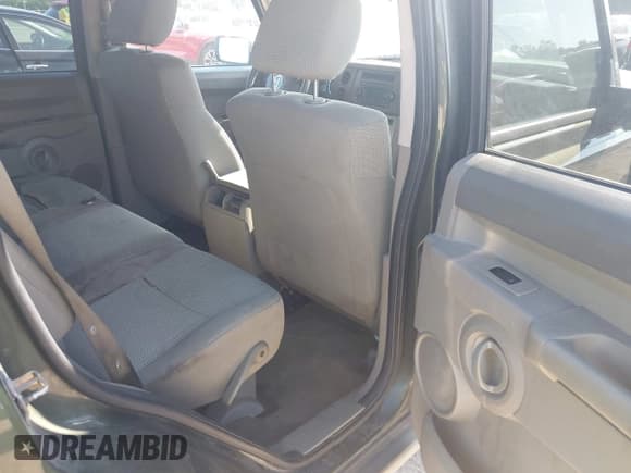 ✅ 2007 Jeep Commander Sport • VIN: 1J8HG48K47C567356 • Лот: 42791608. Опубликован ранее на IAAI с пробегом 159 517 миль. Бесплатный доступ к архиву аукционных продаж из США и подробный отчёт об истории автомобиля на DreamBid. Изображение 8.