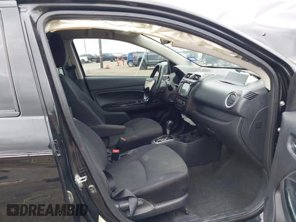 ✅ 2018 Mitsubishi Mirage SE • VIN: ML32F4FJ8JHF12869 • Lot: 42167582. Wystawiony na IAAI z przebiegiem 105 509 mil. Bezpłatny archiwum sprzedaży aukcyjnych z USA i szczegółowy raport historii pojazdu na DreamBid. Zdjęcie 5.