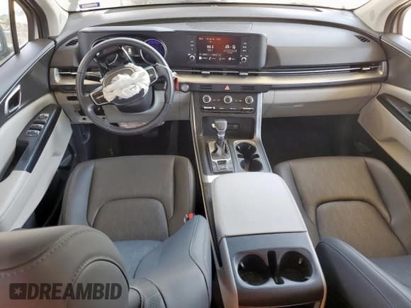 ✅ 2023 Kia Carnival LX • VIN: KNDNB4H31P6248755 • Lot: 81925545. Listed on Copart with 29,741 mi. Free auction sales archive from the USA and detailed vehicle history report at DreamBid. Image 8.