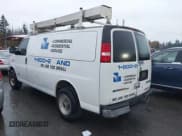 ✅ 2005 Chevrolet Express Cargo • VIN: 1GCGG25V951133416 • Lot: 43580678. Wystawiony na IAAI z przebiegiem 249 958 mil. Bezpłatny archiwum sprzedaży aukcyjnych z USA i szczegółowy raport historii pojazdu na DreamBid. Zdjęcie 3.