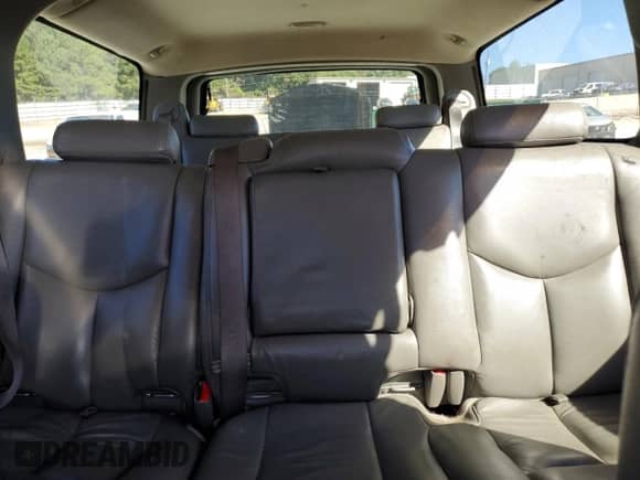 2004 Chevrolet Suburban LT с VIN 1GNEC16Z44J329672, выставлен на аукционе Copart как лот 76561674 с пробегом 202 322 миль миль и Списание • Salvage title. История ставок и продаж доступна на DreamBid. Изображение 10.