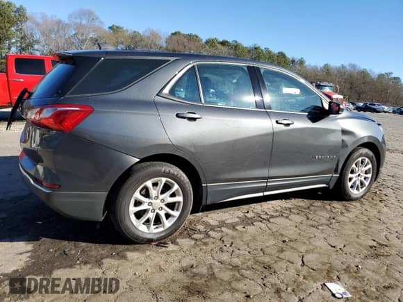 ✅ 2018 Chevrolet Equinox LS • VIN: 2GNAXHEV2J6281642 • Лот: 86693264. Опубликован ранее на Copart с пробегом 193 796 миль. Бесплатный доступ к архиву аукционных продаж из США и подробный отчёт об истории автомобиля на DreamBid. Изображение 3.