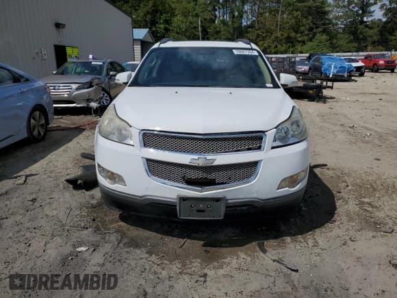 ✅ 2010 Chevrolet Traverse LTZ • VIN: 1GNLRHED7AS132800 • Lot: 70007394. Wystawiony na Copart z przebiegiem 148 197 mil. Bezpłatny archiwum sprzedaży aukcyjnych z USA i szczegółowy raport historii pojazdu na DreamBid. Zdjęcie 5.