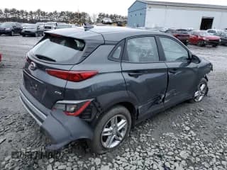 ✅ 2022 Hyundai Kona SE • VIN: KM8K2CAB5NU863229 • Лот: 40303814. Опубликован ранее на Copart с пробегом 20 499 миль. Бесплатный доступ к архиву аукционных продаж из США и подробный отчёт об истории автомобиля на DreamBid. Изображение 3.