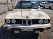✅ 1988 BMW 3 Series • VIN: WBABB2302J8858242 • Лот: 60552254. Опубликован ранее на Copart с пробегом 109 637 миль. Бесплатный доступ к архиву аукционных продаж из США и подробный отчёт об истории автомобиля на DreamBid. Изображение 5.