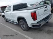 ✅ 2022 GMC Sierra 1500 SLT • VIN: 1GTUUDEL1NZ551590 • Лот: 43289514. Опубликован ранее на IAAI с пробегом 42 288 миль. Бесплатный доступ к архиву аукционных продаж из США и подробный отчёт об истории автомобиля на DreamBid. Изображение 3.