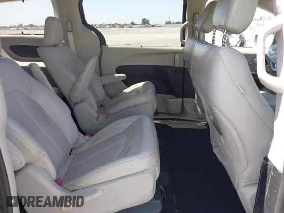 ✅ 2018 Chrysler Pacifica Hybrid Touring L • VIN: 2C4RC1L71JR129532 • Lot: 42064129. Listed on IAAI with 129,665 mi. Free auction sales archive from the USA and detailed vehicle history report at DreamBid. Image 8.