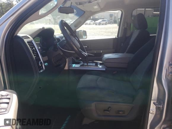 ✅ 2009 Dodge 1500 SLT • VIN: 1D3HB13T79J529663 • Lot: 77436154. Wystawiony na Copart z przebiegiem 123 055 mil. Bezpłatny archiwum sprzedaży aukcyjnych z USA i szczegółowy raport historii pojazdu na DreamBid. Zdjęcie 7.