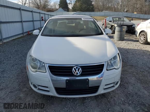 ✅ 2008 Volkswagen Eos Turbo • VIN: WVWAA71F68V051529 • Lot: 42600425. Wystawiony na Copart z przebiegiem Nie podano. Bezpłatny archiwum sprzedaży aukcyjnych z USA i szczegółowy raport historii pojazdu na DreamBid. Zdjęcie 5.