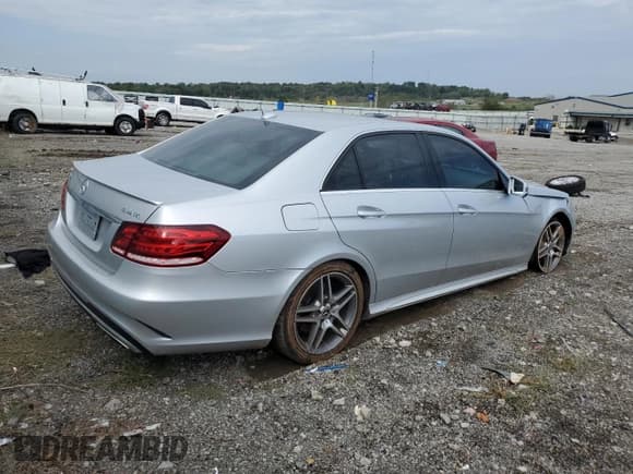 ✅ 2014 Mercedes-Benz E 550 Sport • VIN: WDDHF9BB2EA945964 • Lot: 85159655. Wystawiony na Copart z przebiegiem 97 702 mil. Bezpłatny archiwum sprzedaży aukcyjnych z USA i szczegółowy raport historii pojazdu na DreamBid. Zdjęcie 3.